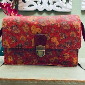 PATRICIA NASH RED FLORAL LEATHER CROSSBODY BAG EUC